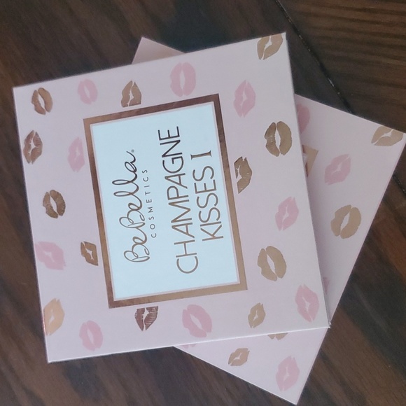 Eyeshadow Palette - Picture 2 of 5